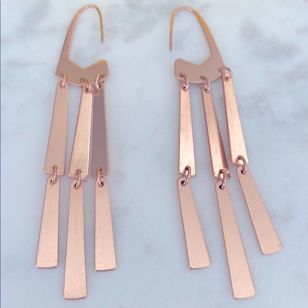 Kendra Scott rose gold dangle earrings. NWOT